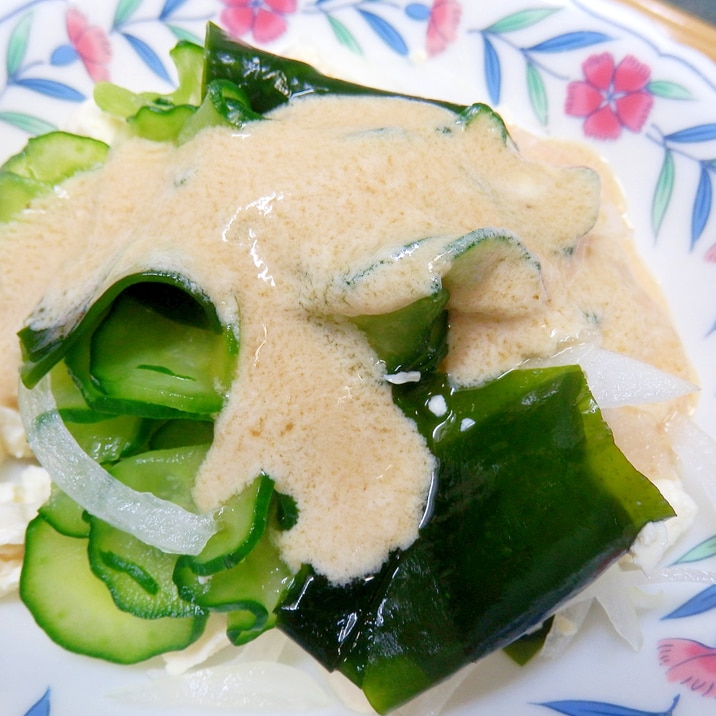 豆腐とワカメのヘルシーサラダ